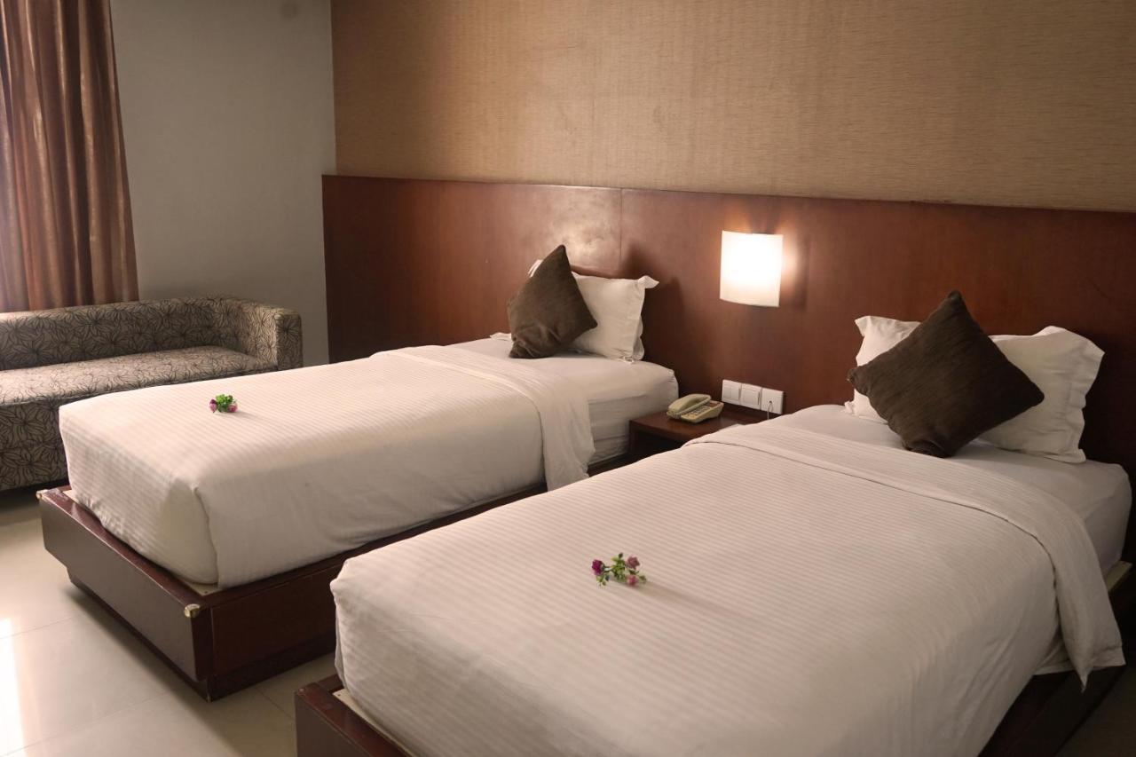 Grand Hatika Hotel Tanjung Pandan Esterno foto