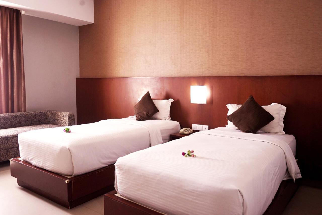 Grand Hatika Hotel Tanjung Pandan Esterno foto