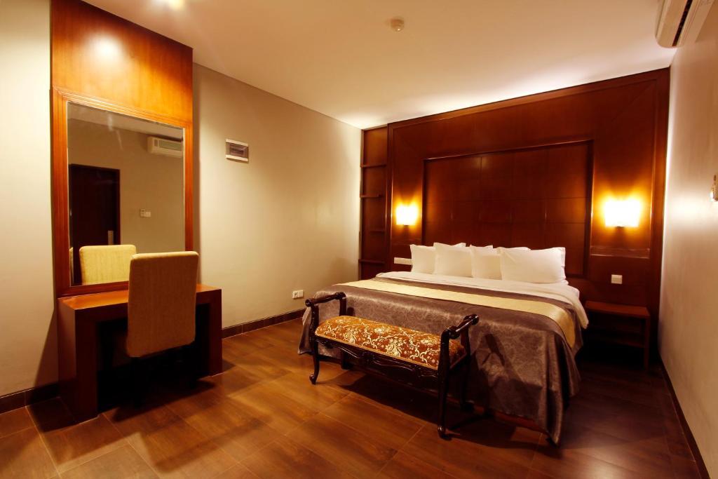 Grand Hatika Hotel Tanjung Pandan Esterno foto
