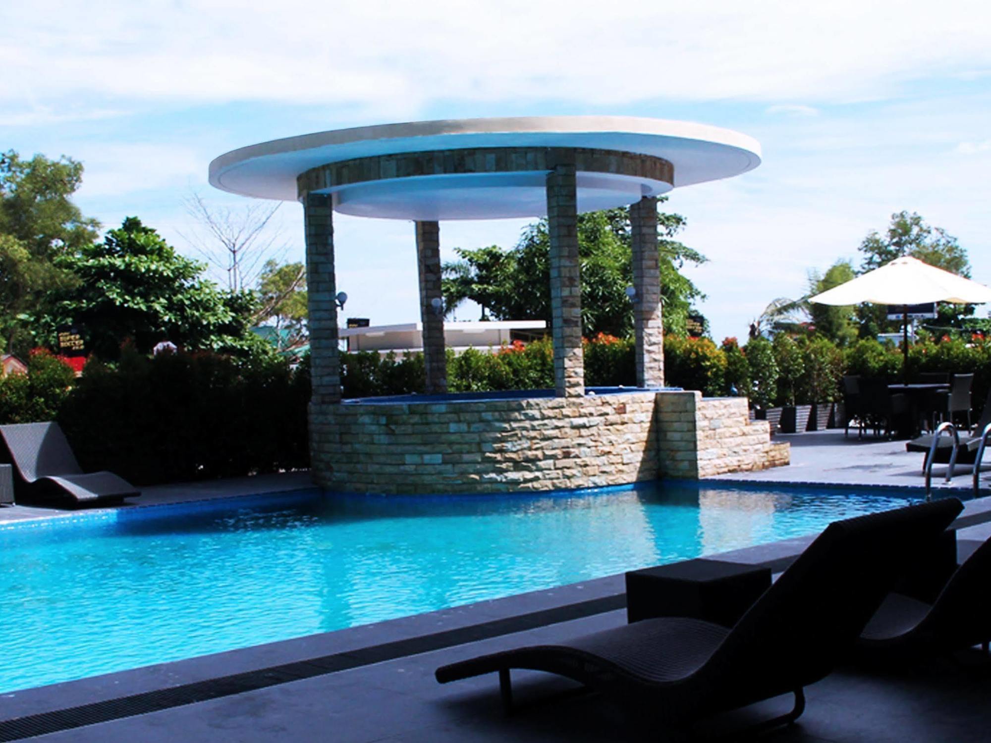 Grand Hatika Hotel Tanjung Pandan Esterno foto
