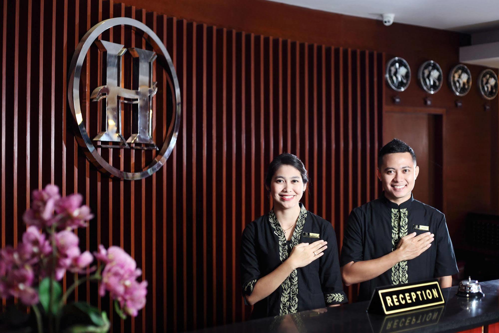 Grand Hatika Hotel Tanjung Pandan Esterno foto