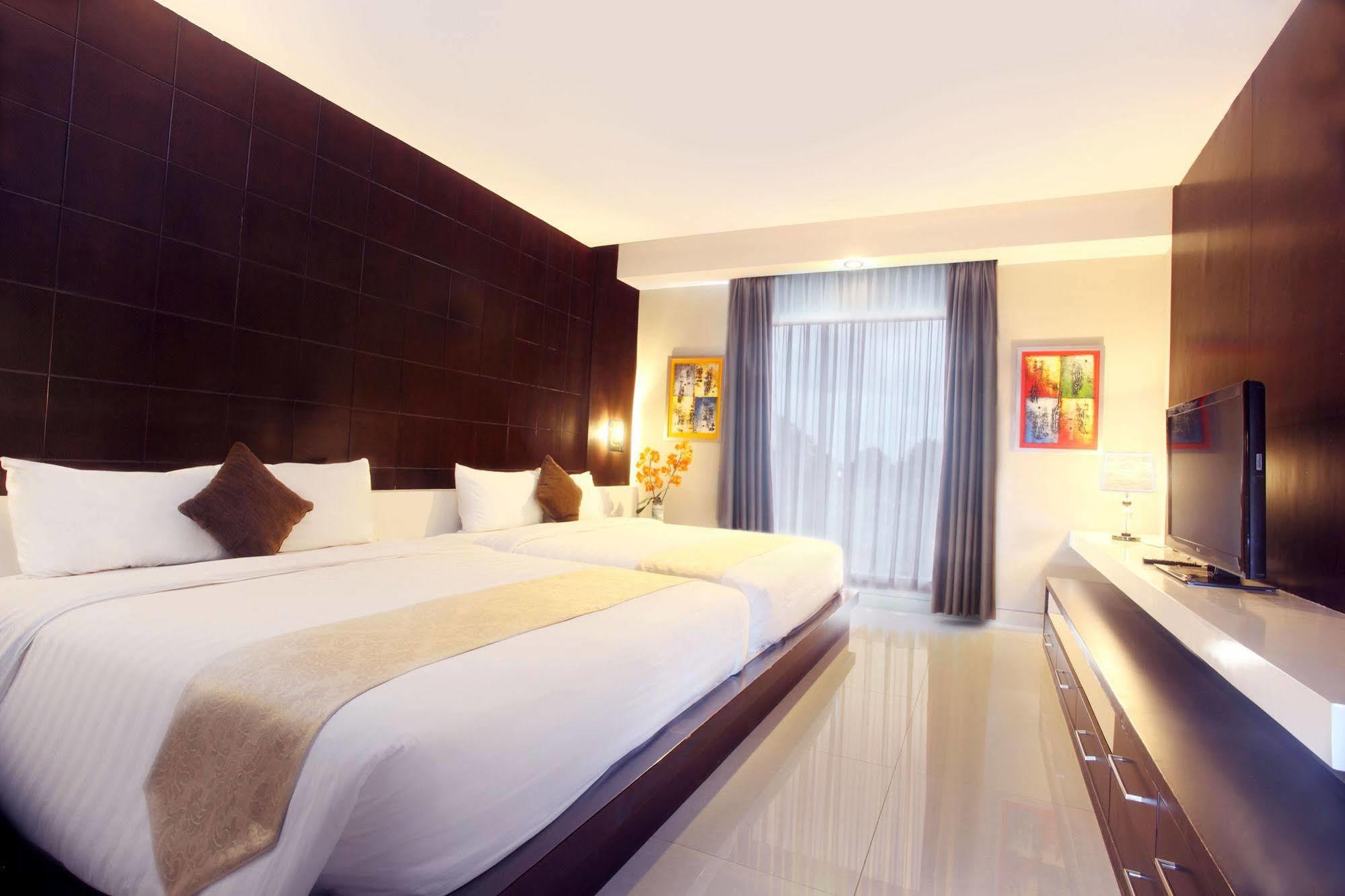 Grand Hatika Hotel Tanjung Pandan Esterno foto