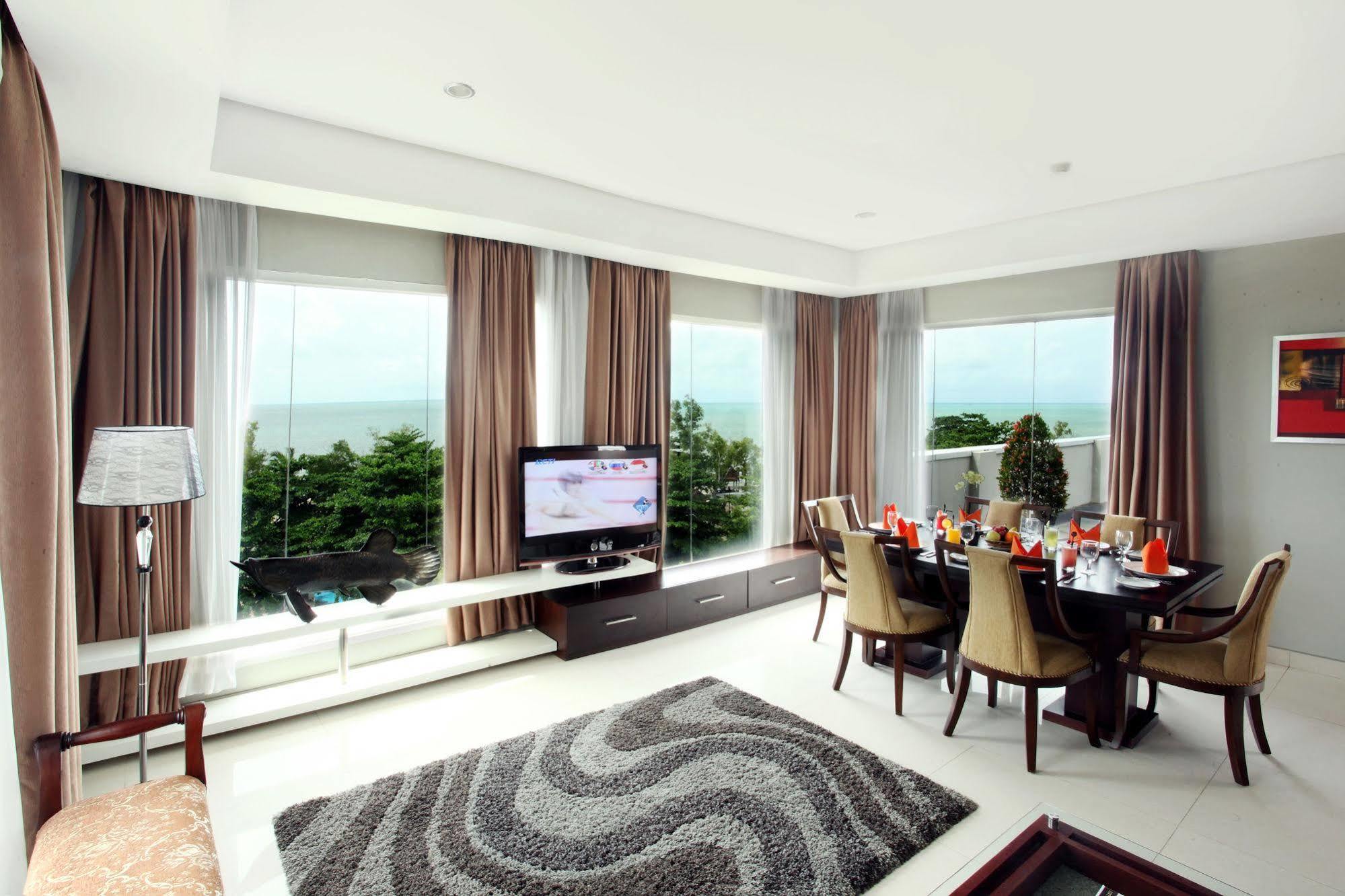 Grand Hatika Hotel Tanjung Pandan Esterno foto