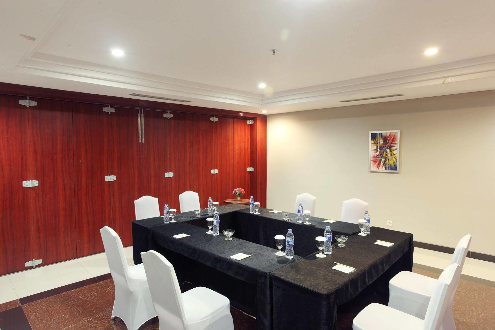 Grand Hatika Hotel Tanjung Pandan Esterno foto