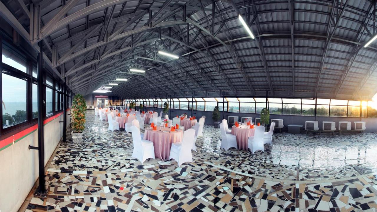 Grand Hatika Hotel Tanjung Pandan Esterno foto