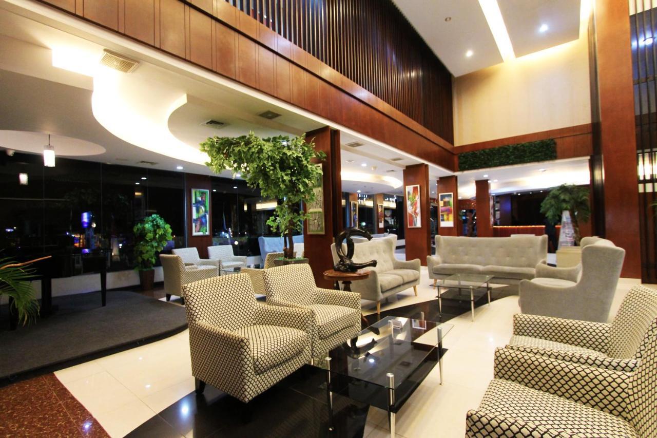 Grand Hatika Hotel Tanjung Pandan Esterno foto
