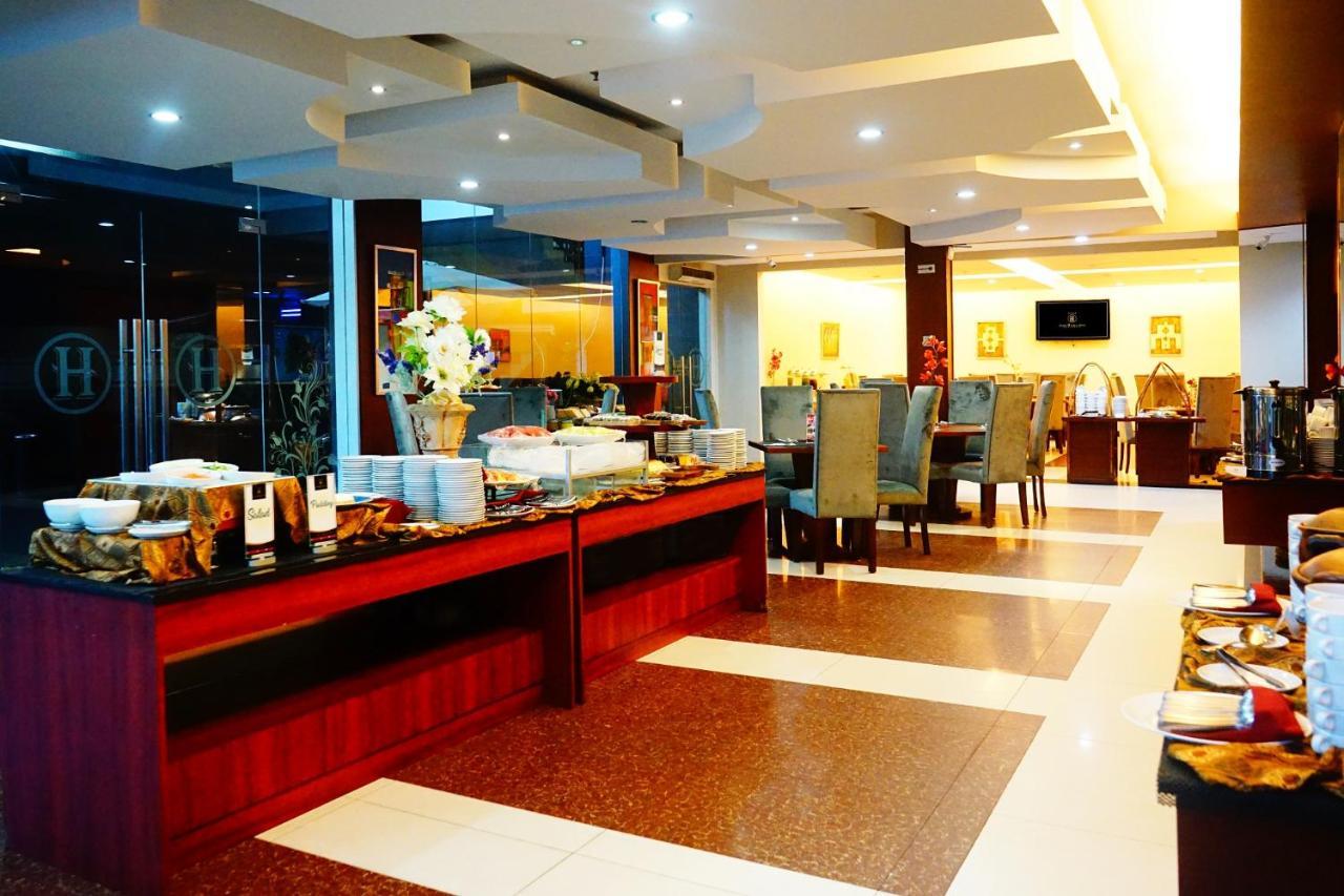 Grand Hatika Hotel Tanjung Pandan Esterno foto