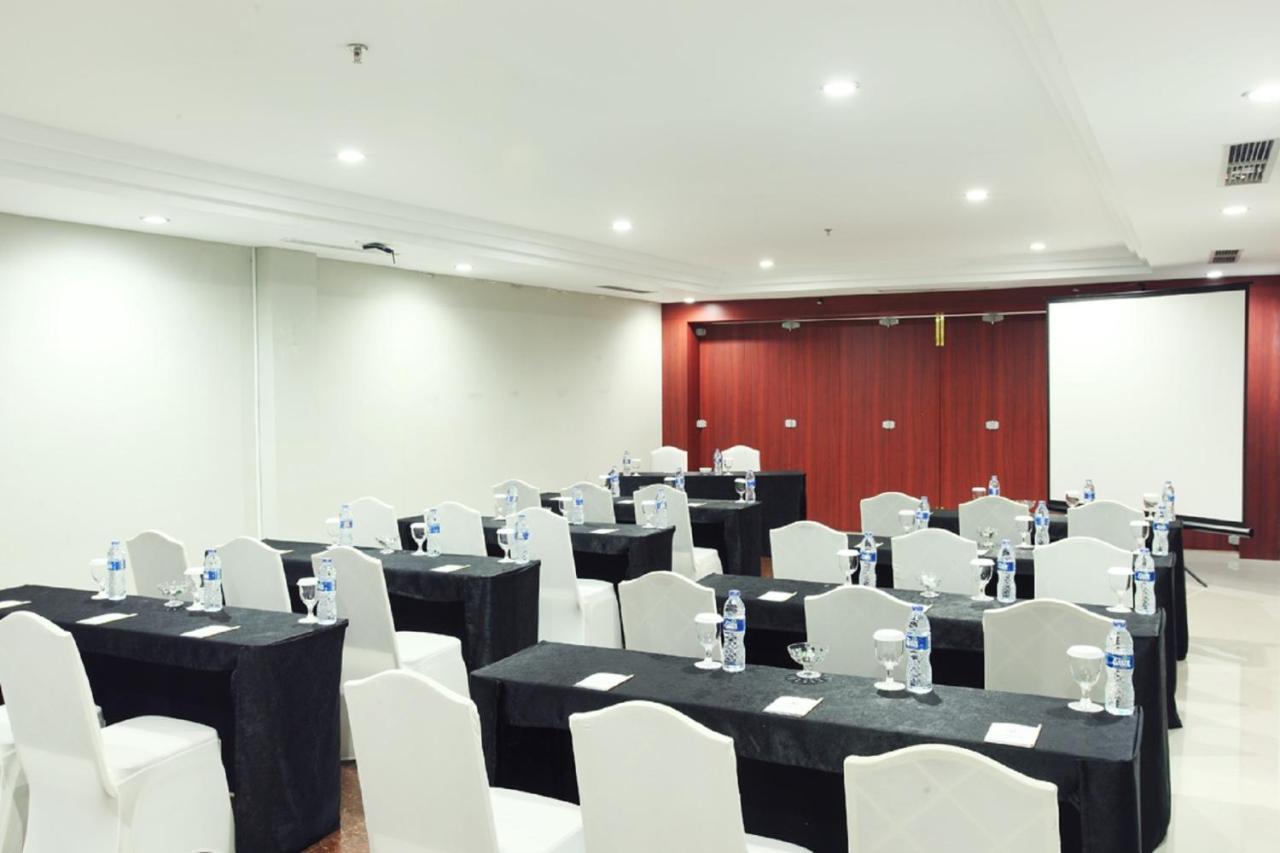 Grand Hatika Hotel Tanjung Pandan Esterno foto