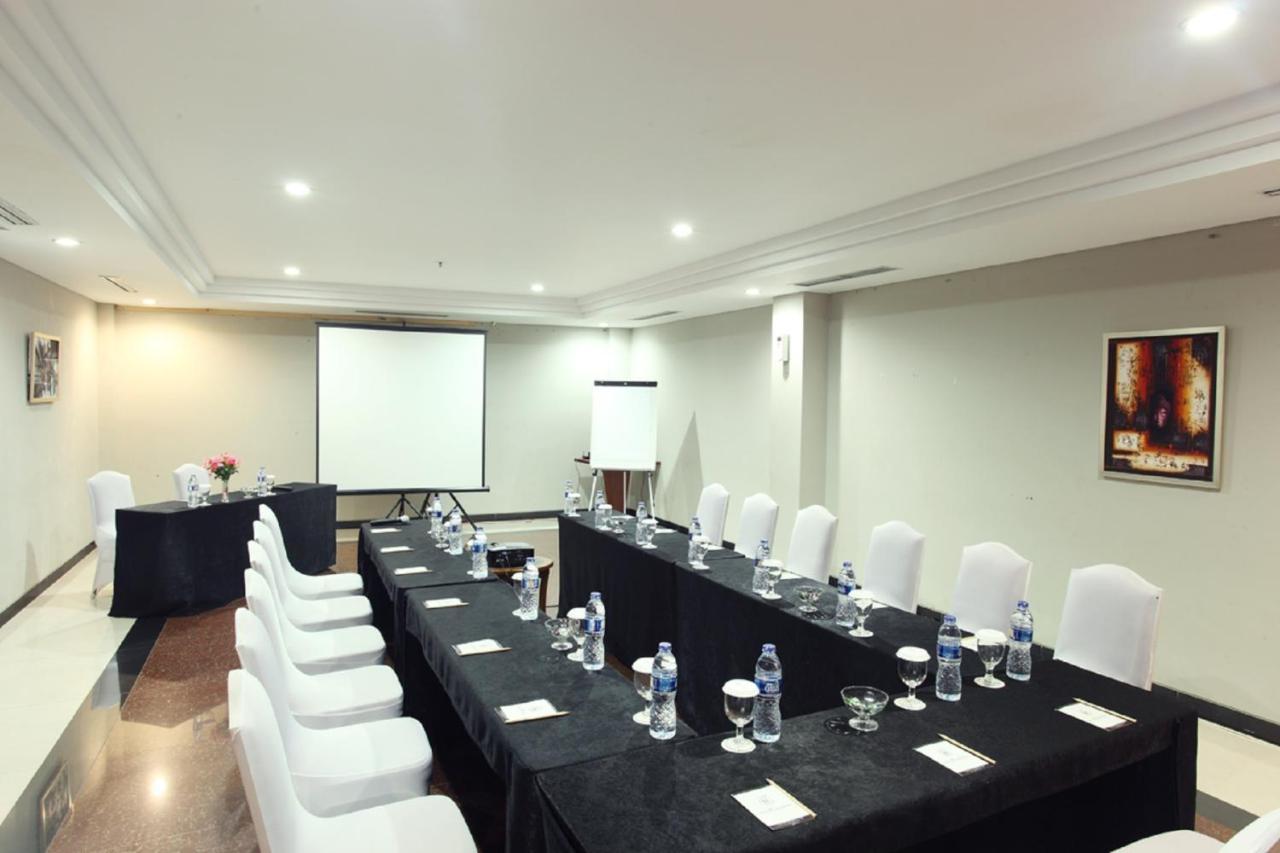 Grand Hatika Hotel Tanjung Pandan Esterno foto